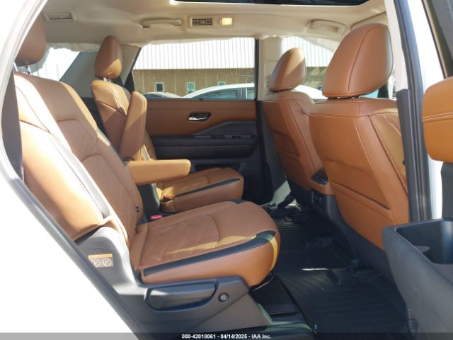 5N1DR3DK5NC268208 Nissan Pathfinder Platinum 4wd