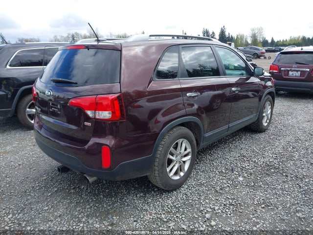 KIA SORENTO LX 2015 5XYKT4A62FG656097 Image 4
