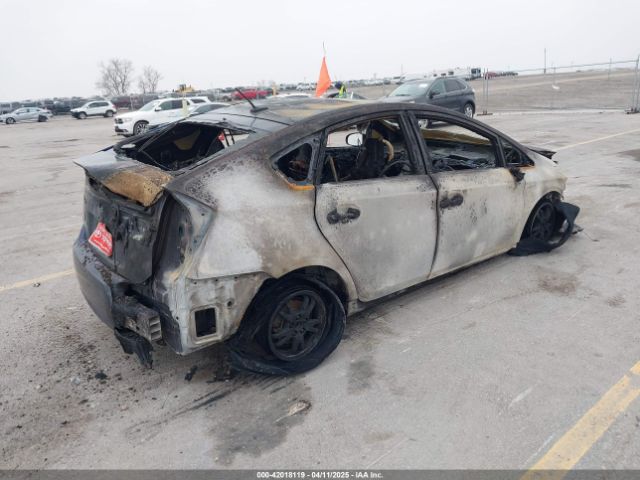 JTDKN3DU6F1892475 Toyota Prius Three