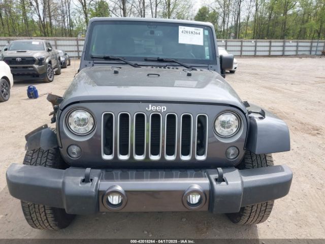1C4BJWEGXHL595724 Jeep Wrangler Unlimited Sahara 4x4