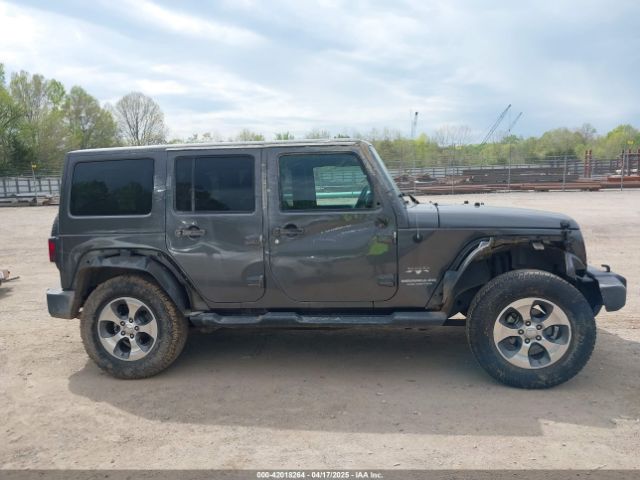 1C4BJWEGXHL595724 Jeep Wrangler Unlimited Sahara 4x4
