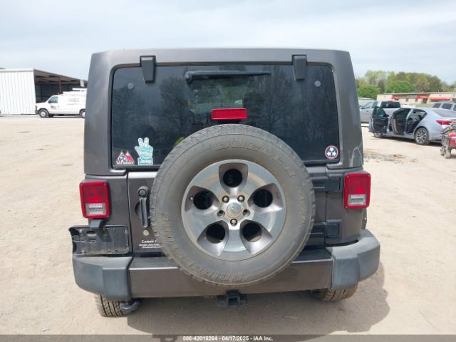 1C4BJWEGXHL595724 Jeep Wrangler Unlimited Sahara 4x4