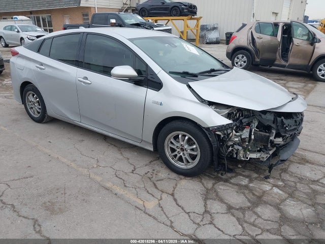 2018 JTDKARFP3J3069960 main image