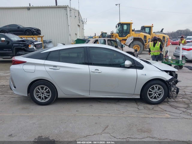 Toyota Prius Prime Premium 2018 JTDKARFP3J3069960 Image 13