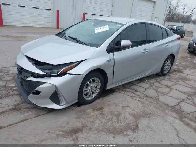 Toyota Prius Prime Premium 2018 JTDKARFP3J3069960 Image 2
