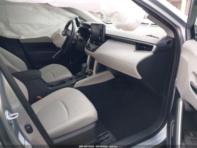 7MUCAABG7NV005913 Toyota Corolla Cross Le