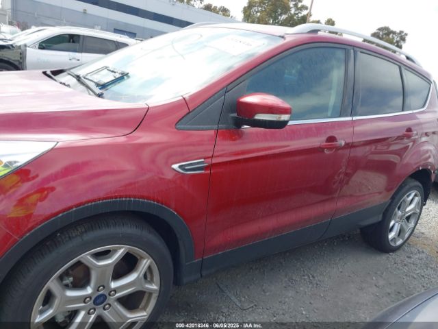 1FMCU0J96KUB79330 Ford Escape Titanium