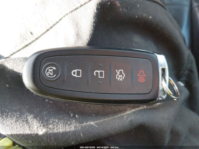 1FMCU9J97GUB15440 Ford Escape Titanium