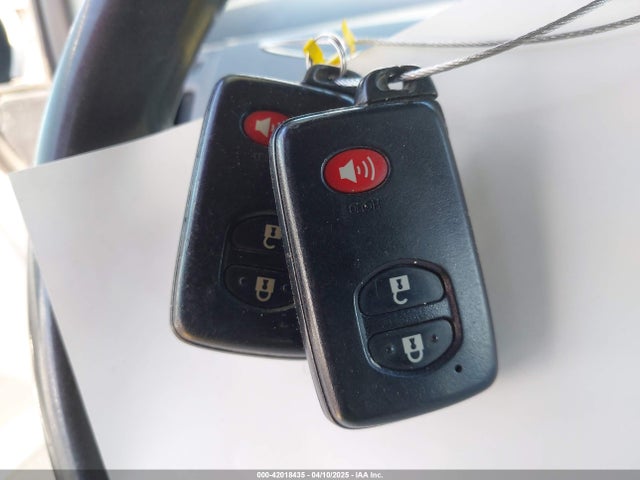 Toyota Prius V Two 2014 JTDZN3EU2EJ003764 Image 11