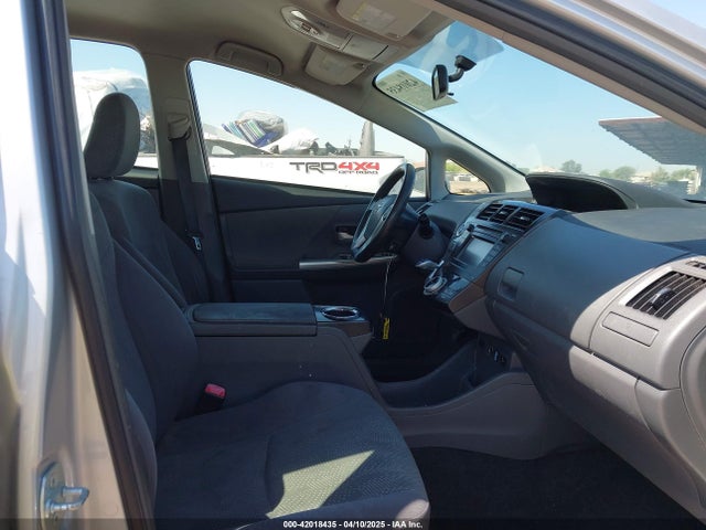 Toyota Prius V Two 2014 JTDZN3EU2EJ003764 Image 5