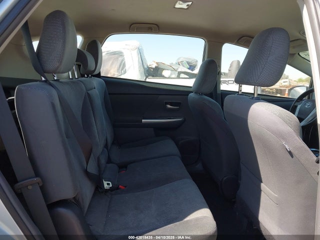 Toyota Prius V Two 2014 JTDZN3EU2EJ003764 Image 8