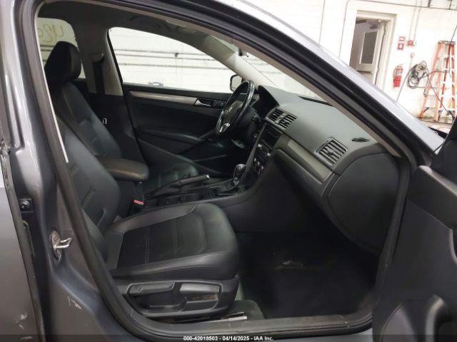 1VWAT7A39FC040496 Volkswagen Passat 1.8t Wolfsburg Edition