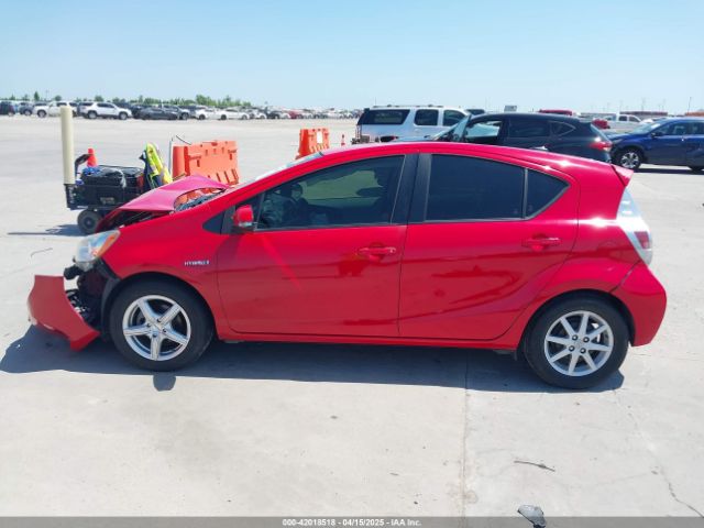 JTDKDTB34E1069314 Toyota Prius C Four