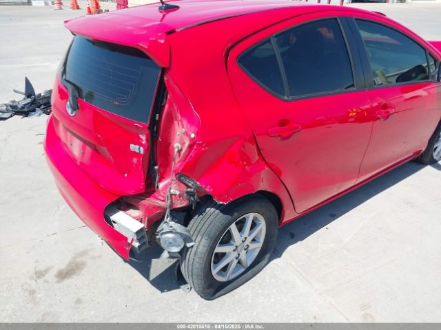 JTDKDTB34E1069314 Toyota Prius C Four