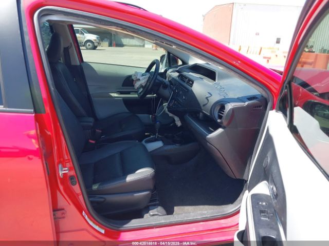 JTDKDTB34E1069314 Toyota Prius C Four