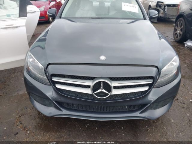 55SWF4JB4FU047637 Mercedes-Benz C 300 Luxury/sport