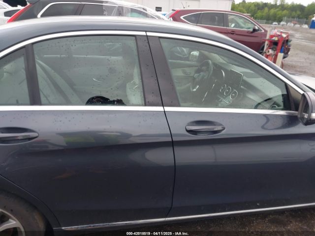 55SWF4JB4FU047637 Mercedes-Benz C 300 Luxury/sport