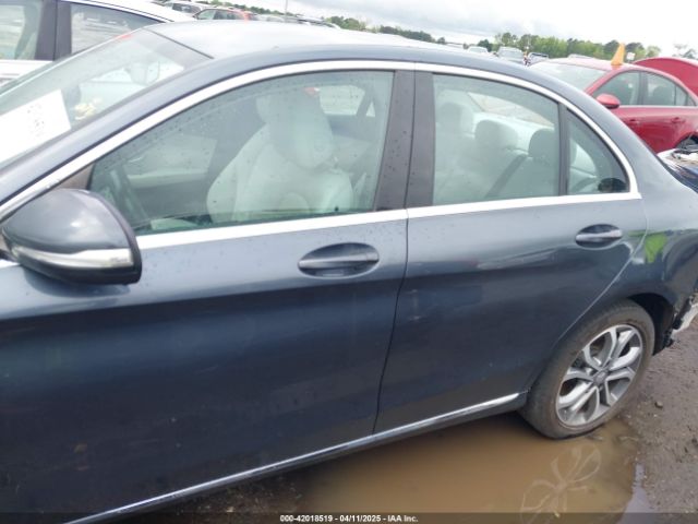 55SWF4JB4FU047637 Mercedes-Benz C 300 Luxury/sport