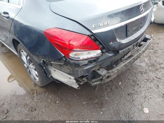 55SWF4JB4FU047637 Mercedes-Benz C 300 Luxury/sport