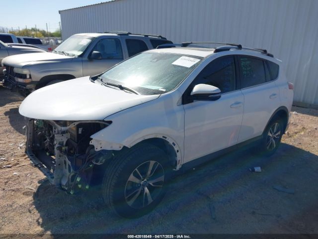 JTMRFREV5HJ123412 Toyota Rav4 Xle
