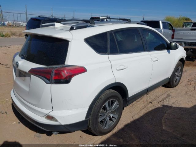 JTMRFREV5HJ123412 Toyota Rav4 Xle