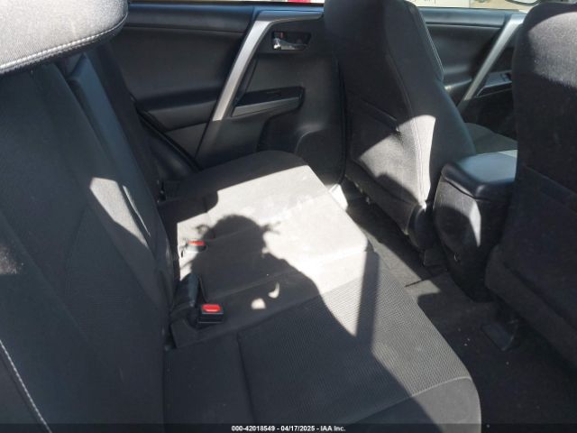 JTMRFREV5HJ123412 Toyota Rav4 Xle