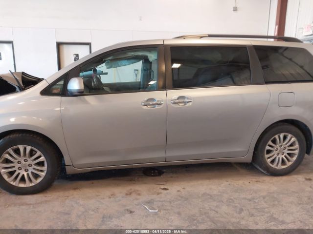 5TDYK3DCXFS534633 Toyota Sienna Xle 8 Passenger