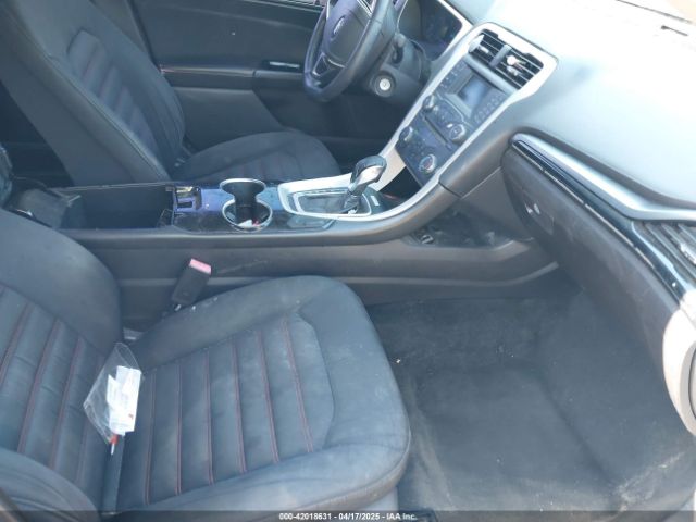 3FA6P0HD4GR119134 Ford FUSION SE