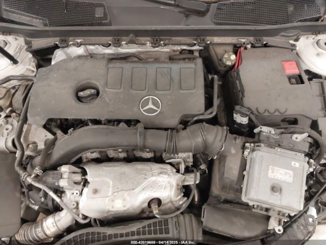 2019 MERCEDES-BENZ A 220 WDD3G4FB7KW022043 Photo 9
