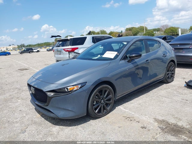 Mazda Mazda3 2.5 S Carbon Edition 2023 JM1BPALM2P1606784 Image 2