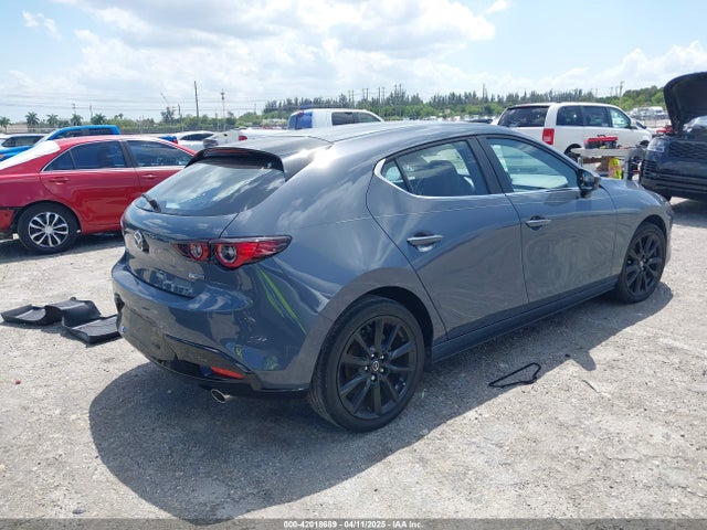 Mazda Mazda3 2.5 S Carbon Edition 2023 JM1BPALM2P1606784 Image 4