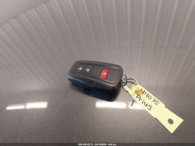 JTDKBRFU8G3021284 Toyota Prius Two