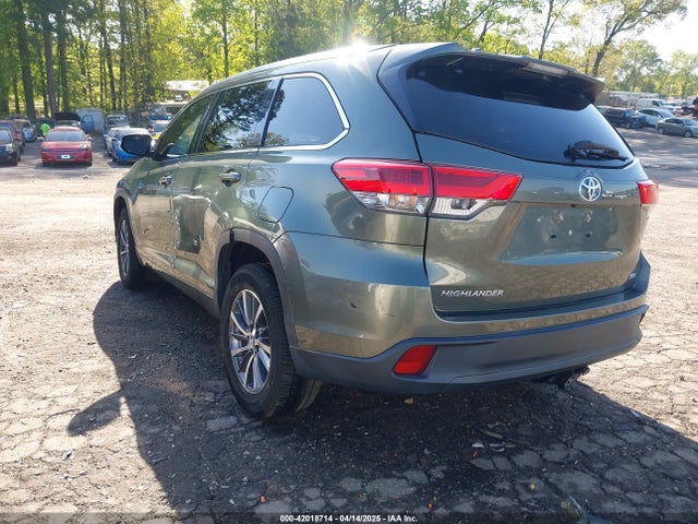 5TDKZRFH6JS285012 Toyota Highlander Xle