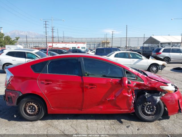 JTDKN3DU6E1757821 Toyota Prius Three