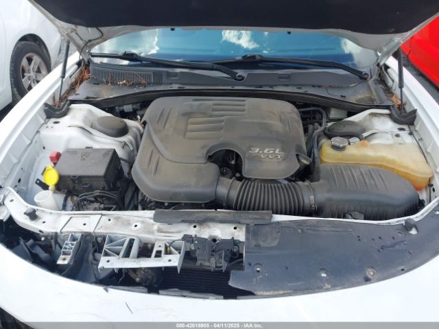 2C3CDXBG6KH656808 Dodge Charger Sxt Rwd