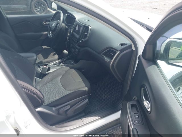 1C4PJLCB4KD366405 Jeep Cherokee Latitude Fwd