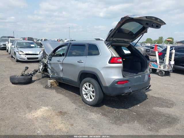 1C4PJMCS2GW267423 Jeep Cherokee Latitude
