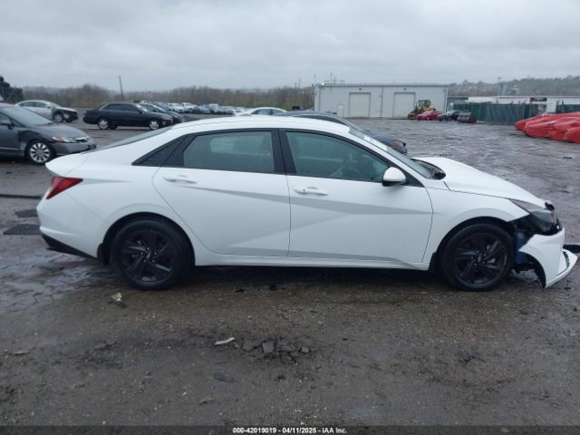 5NPLM4AG6PH109998 Hyundai ELANTRA SEL