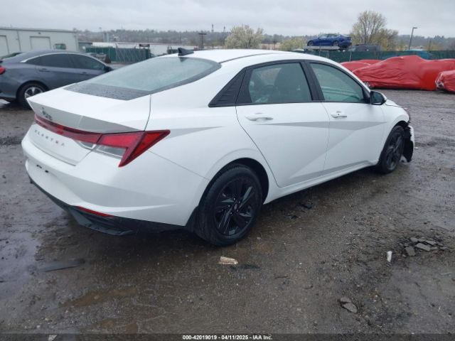 5NPLM4AG6PH109998 Hyundai ELANTRA SEL