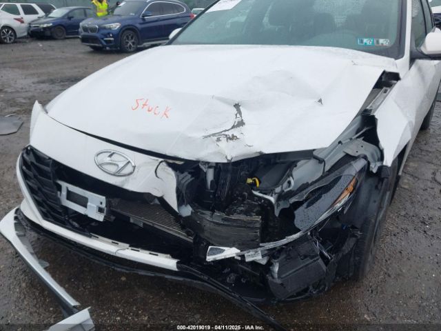 5NPLM4AG6PH109998 Hyundai ELANTRA SEL