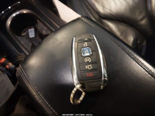 5LMCJ2D94HUL61565 Lincoln MKC SELECT