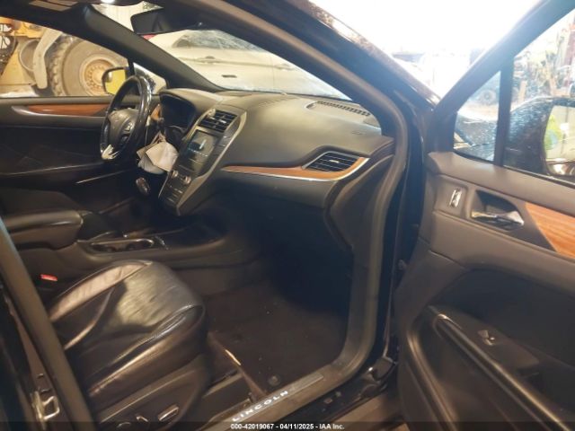 5LMCJ2D94HUL61565 Lincoln MKC SELECT