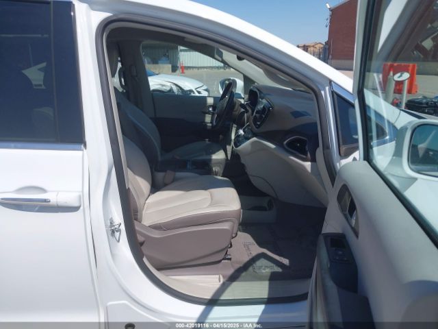 2C4RC1BGXHR759030 Chrysler Pacifica Touring-l