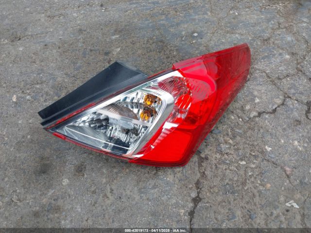 3N1CN7AP4KL858373 Nissan Versa 1.6 Sv