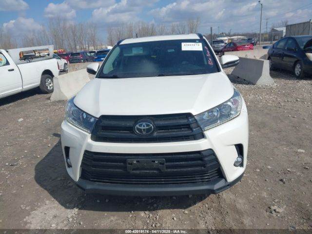 5TDJZRFH2HS516803 Toyota Highlander Se