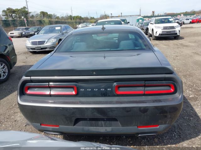 2C3CDZAG5GH323195 Dodge Challenger Sxt