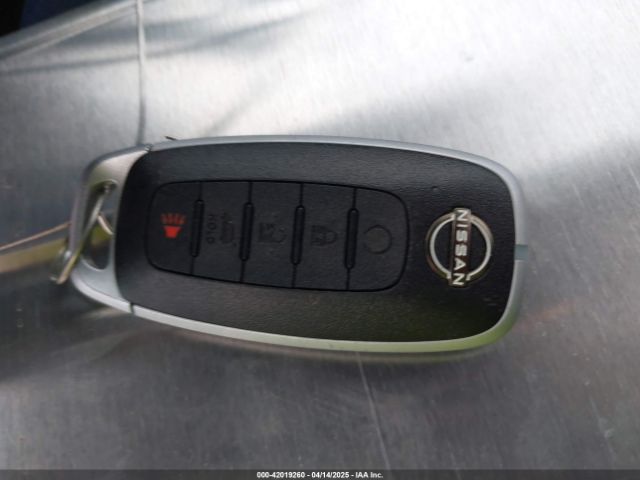 JN8BT3DCXRW072490 Nissan Rogue Platinum Fwd