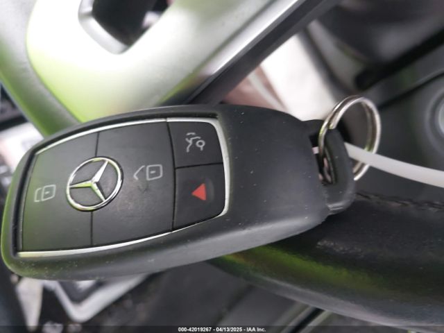 55SWF8DB0KU290584 Mercedes-Benz C 300
