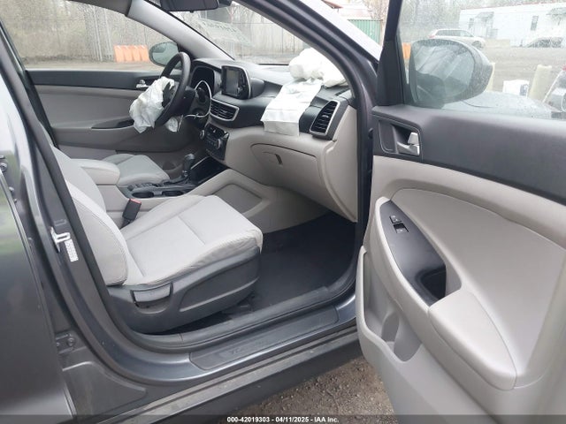 KM8J23A49KU934201 Hyundai TUCSON SE