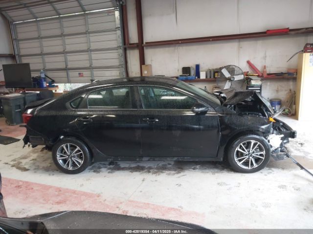 3KPF24AD6NE467743 KIA Forte Lxs